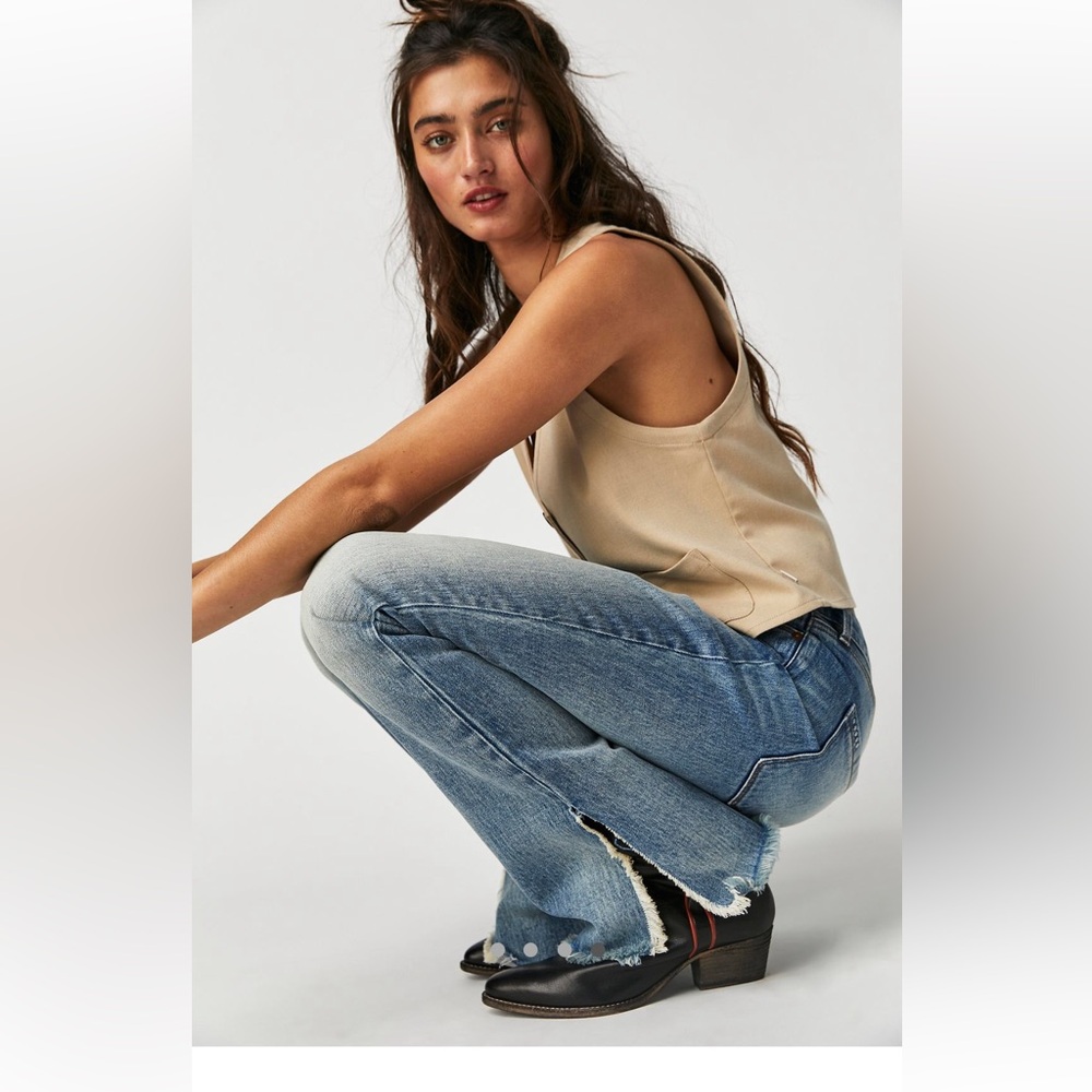 Free People BLANK NYC “The Hoyt” “Follow your arrow”boot cut/slit jeans